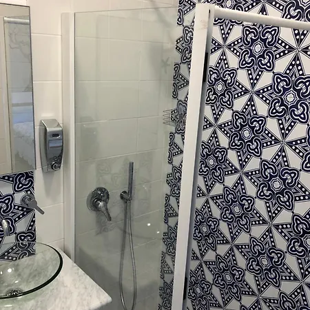 Window فندق مبيت وإفطار بومبيي