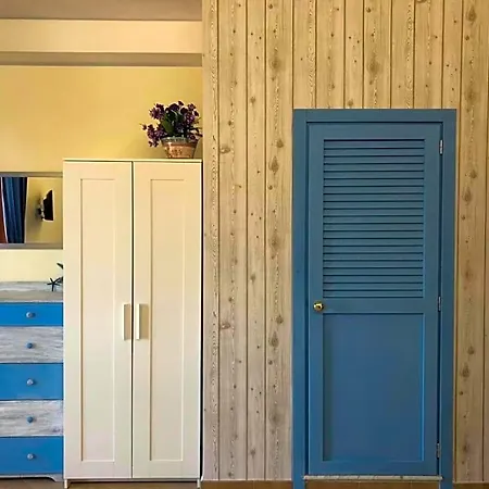 Window 4* بومبيي